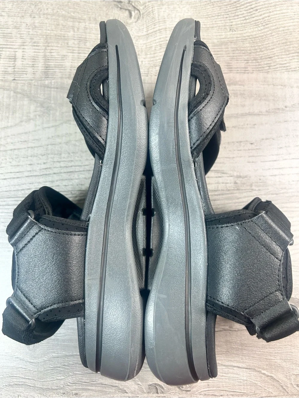 Skechers Go Walk Arch Fit Men’s Black Strapped Comfort Sandals Size 10